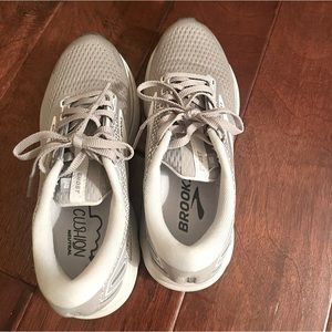 Brooks Ghost 14, size 6 women’s sneakers in pale gray barely worn.